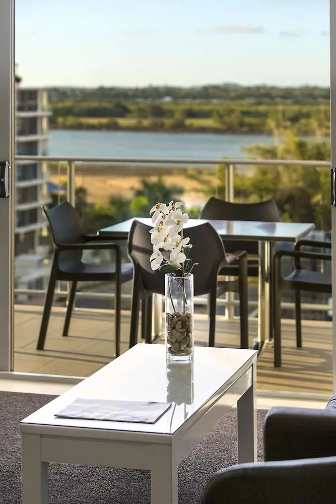 Oaks Mackay Rivermarque Hotel 4*,
